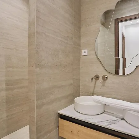 On The Champs Elysees Appartement