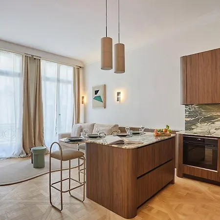 Appartement On The Champs Elysees *