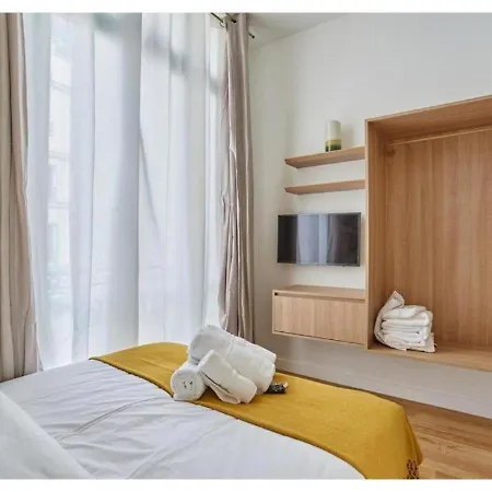 Apartment On The Champs Elysees