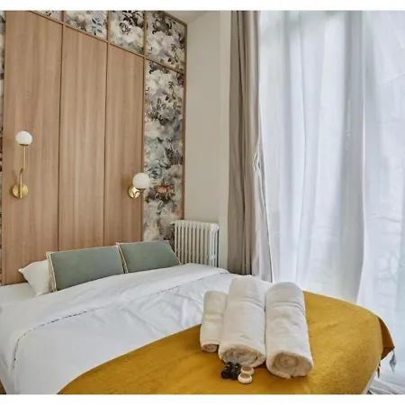 On The Champs Elysees Apartment *